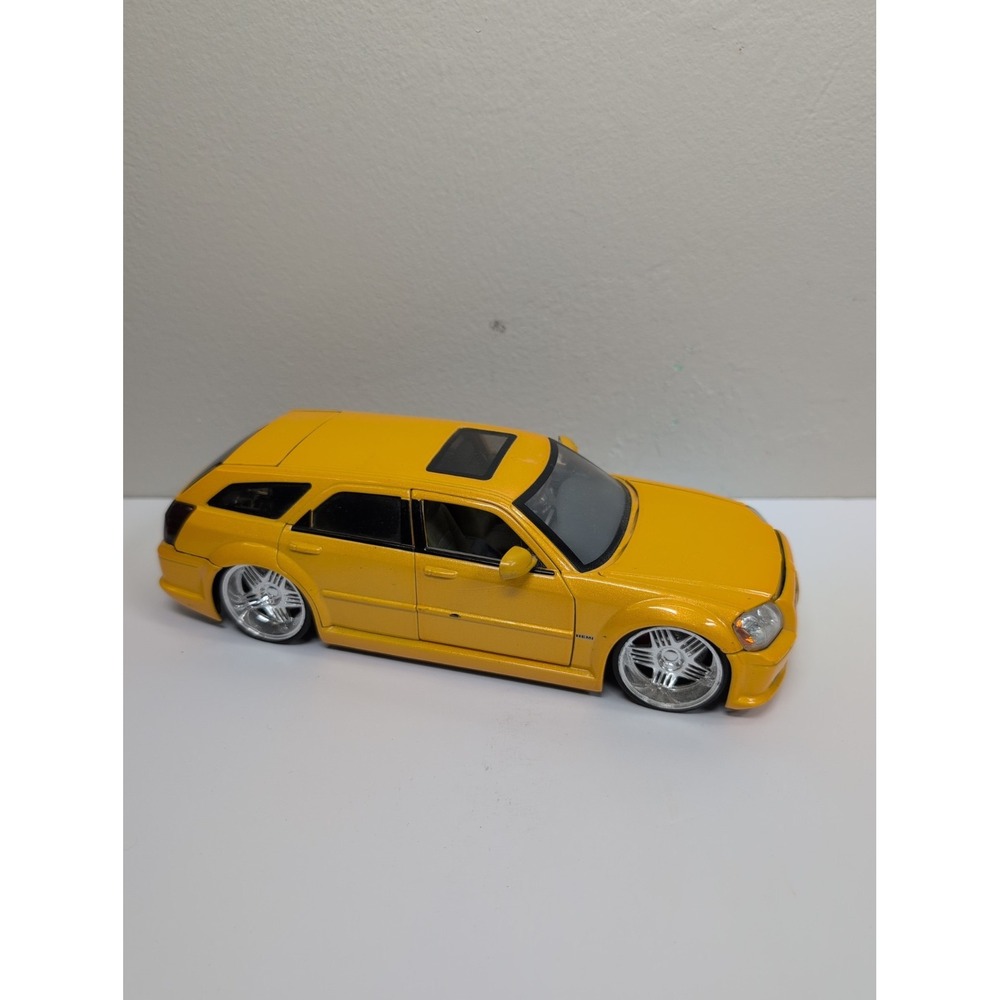 2006 Dodge Magnum R/T Yellow Black Stripes by Jada Big Time Muscle Diecast 1:24